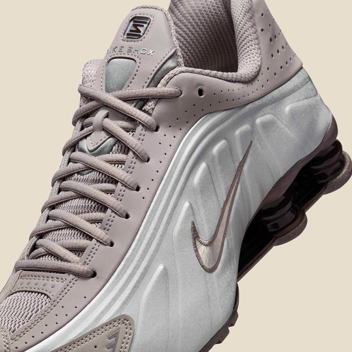 Nike Shox R4 Cave Stone College Grey Baroque Brown Metallic Silver Hq1988 200 3
