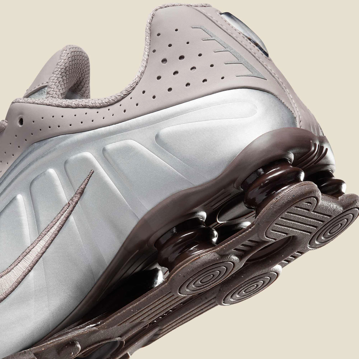 Nike Shox R4 Cave Stone College Grey Baroque Brown Metallic Silver Hq1988 200 5