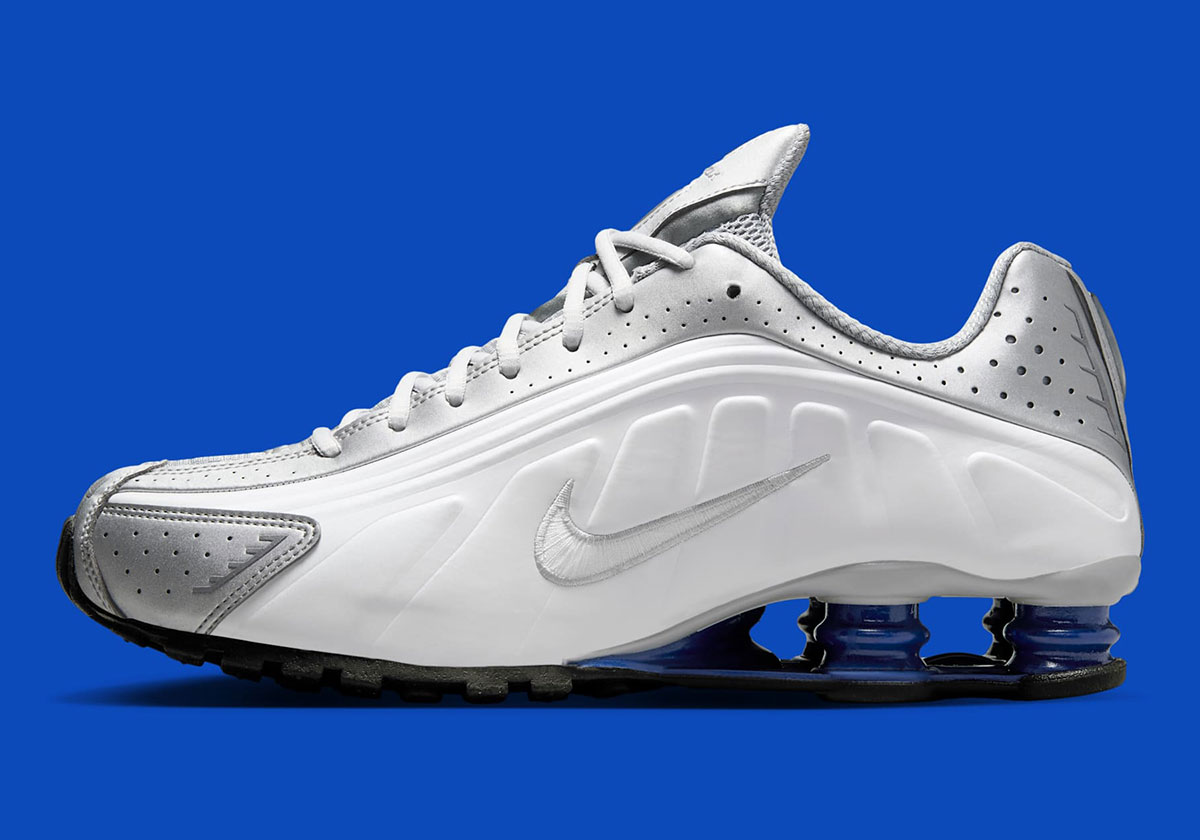 Nike Shox R4 Metallic Silver White Deep Royal Blue Hq1988 102 3