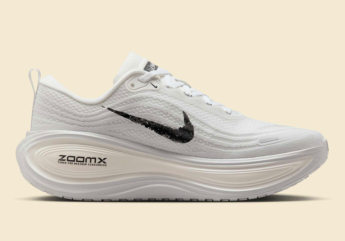 Nike Vomero Plus Reverse Swoosh White Sail Black Ih2268 100 2