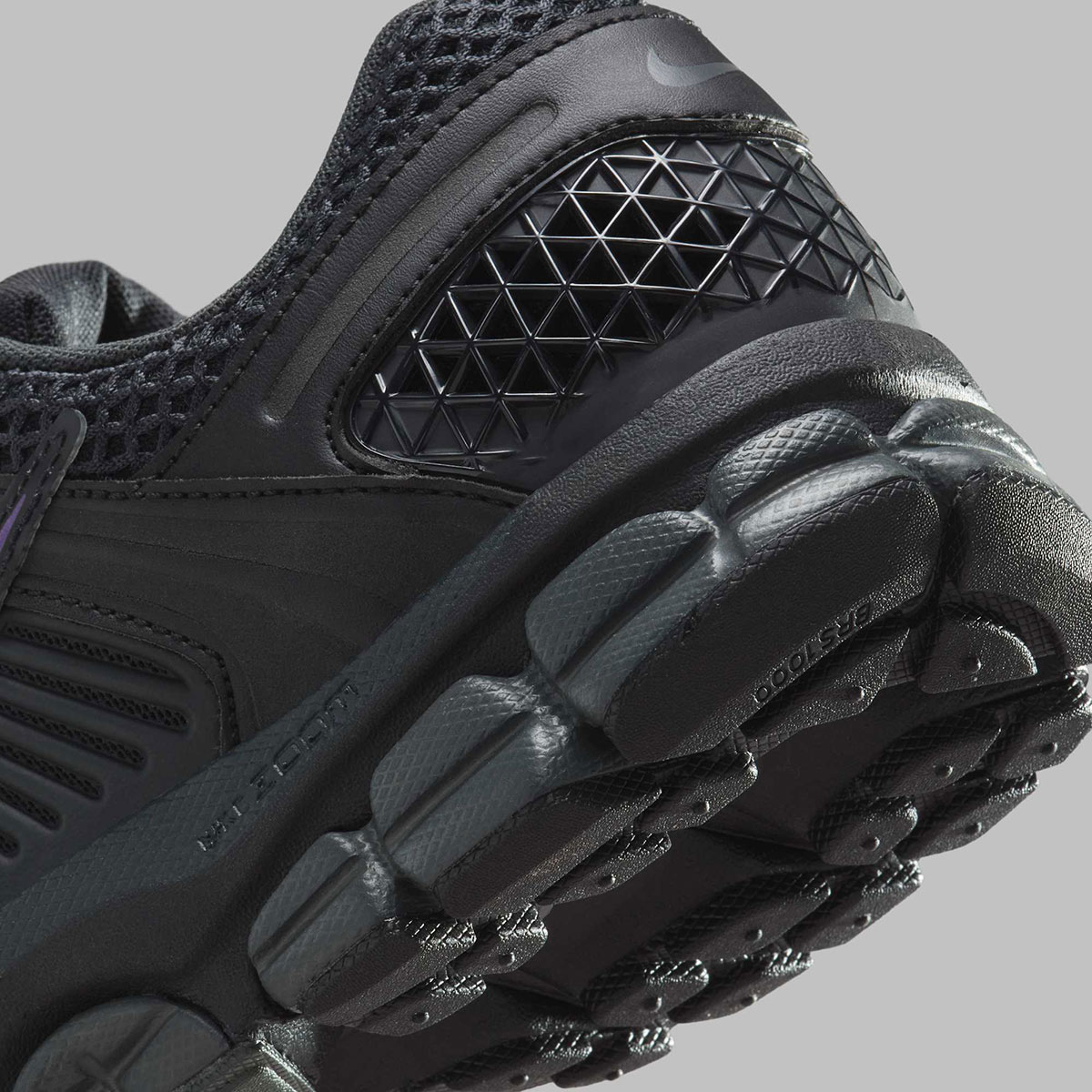Nike Zoom Vomero 5 Black Iridescent Ib4397 001 4