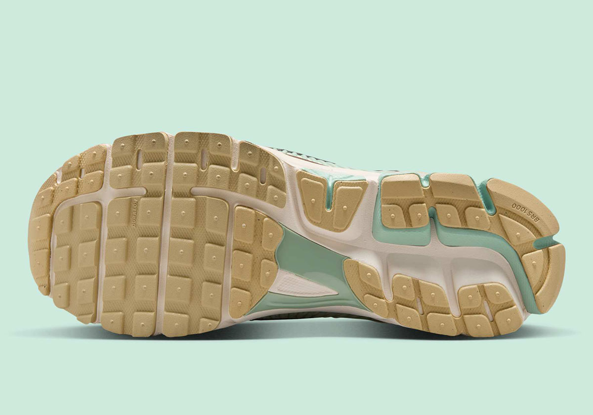 Nike Zoom Vomero 5 Team Gold Pale Ivory Seafoam Fauna Brown Ib2987 700 1