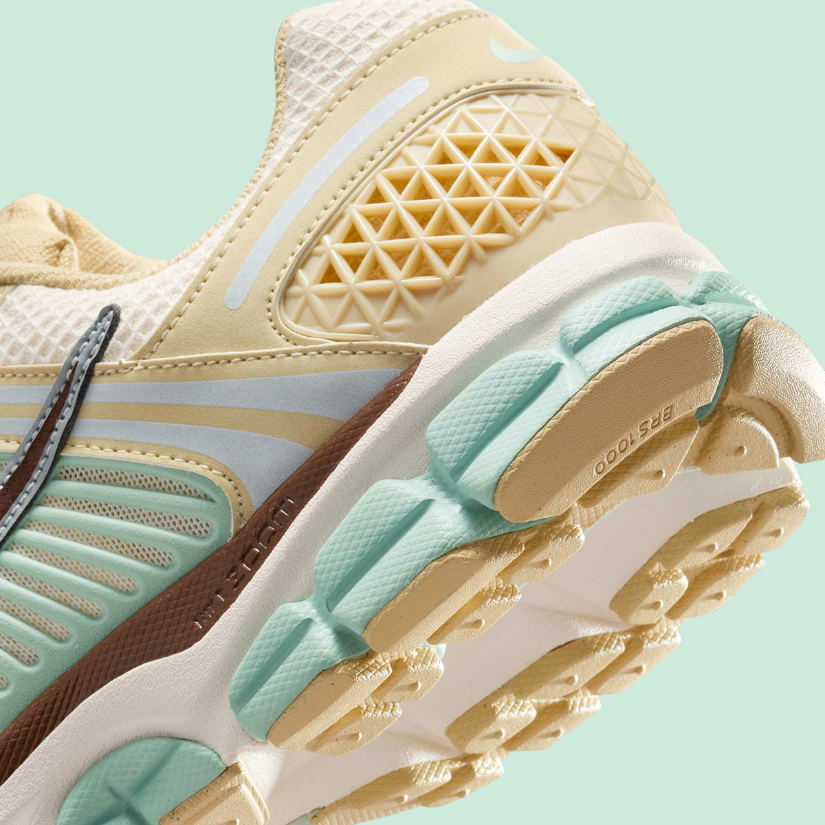 Nike Zoom Vomero 5 Team Gold Pale Ivory Seafoam Fauna Brown Ib2987 700 8