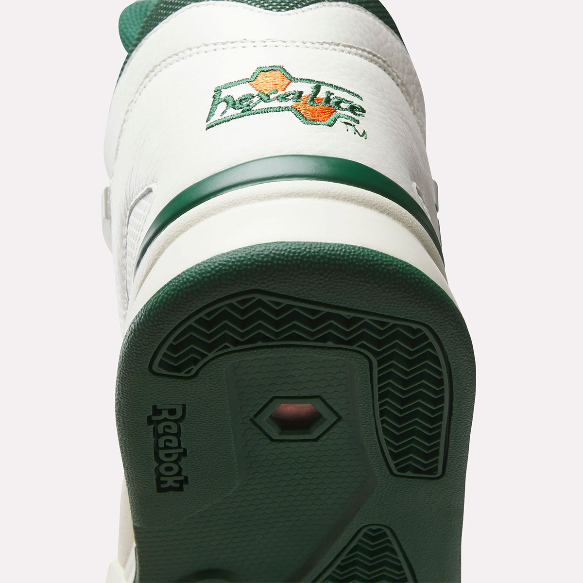 Reebok Pump Omni Zone Ii Chalk Dark Green Paper White 100209103 5