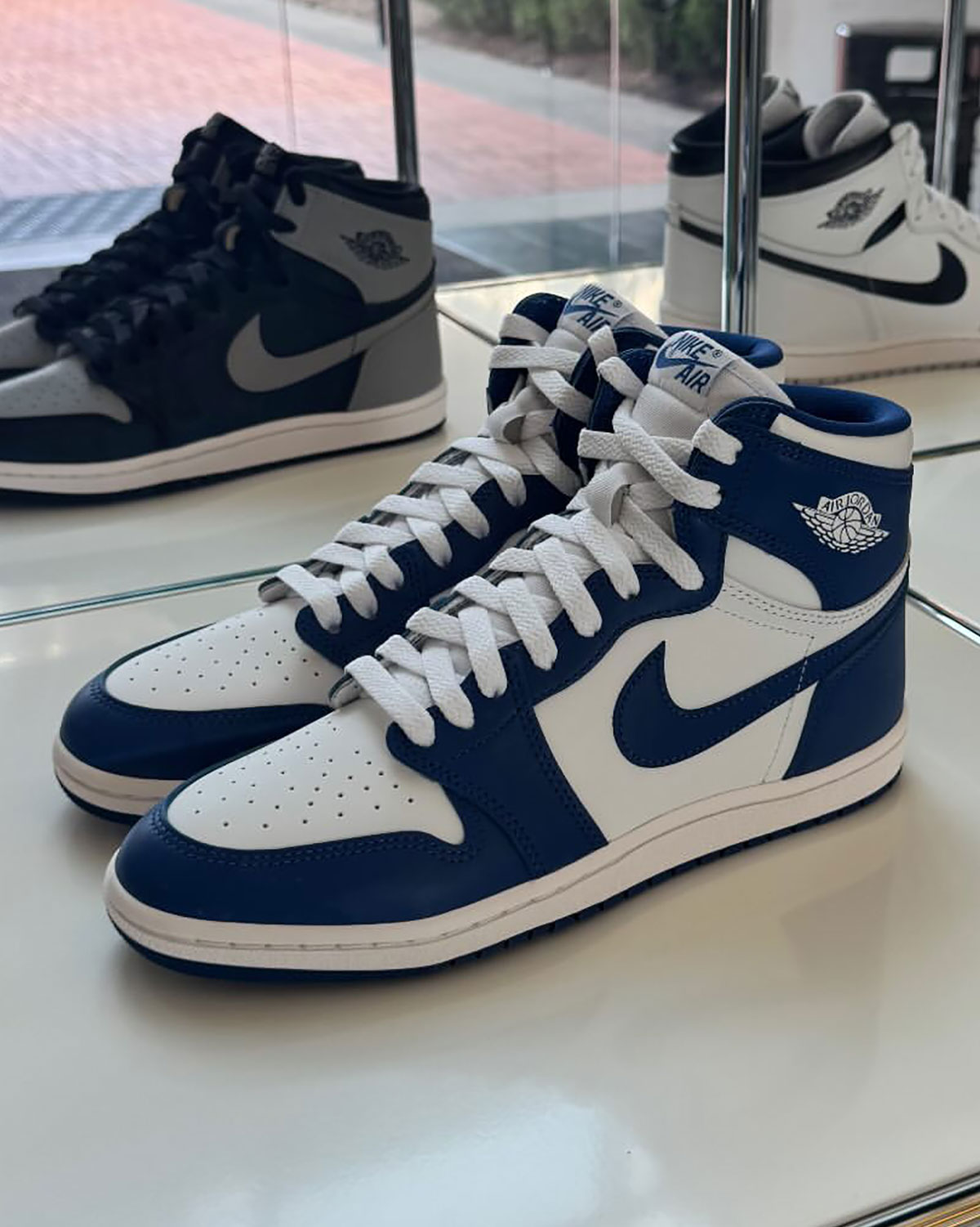 Air Jordan 1 Hi 85 Sample Display 3