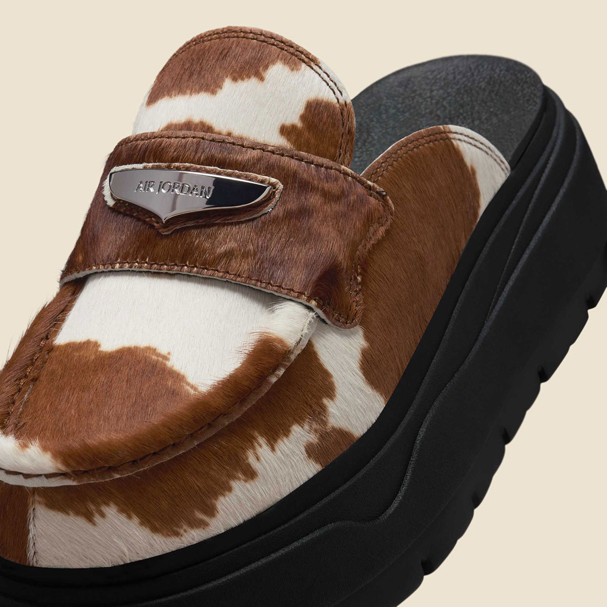 Air Jordan Mule Loafer Cow Print Ib1497 001 3