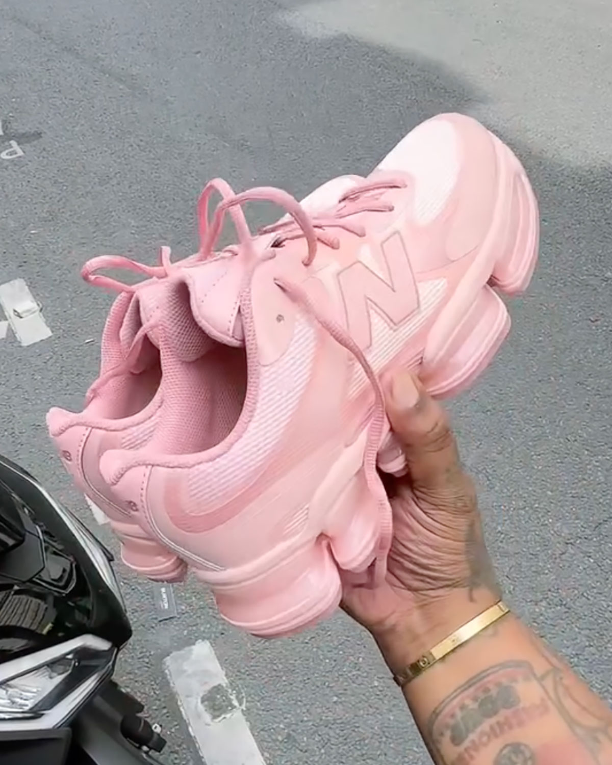 Joe Freshgoods New Balance 2000 Pink