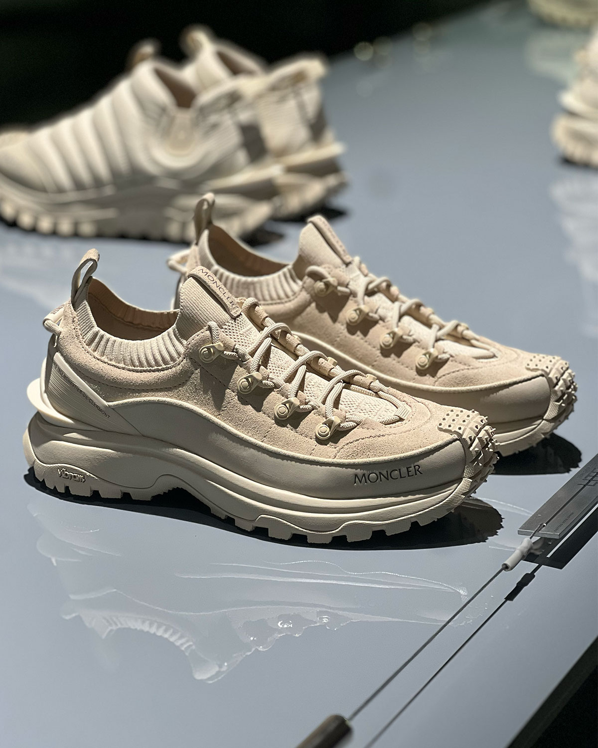 Moncler Trailgrip Lite3