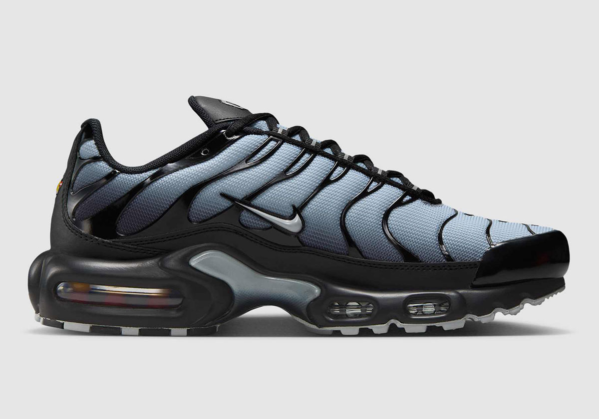 Nike Air Max Plus Black Metallic Silver Wolf Grey Io0657 001 1