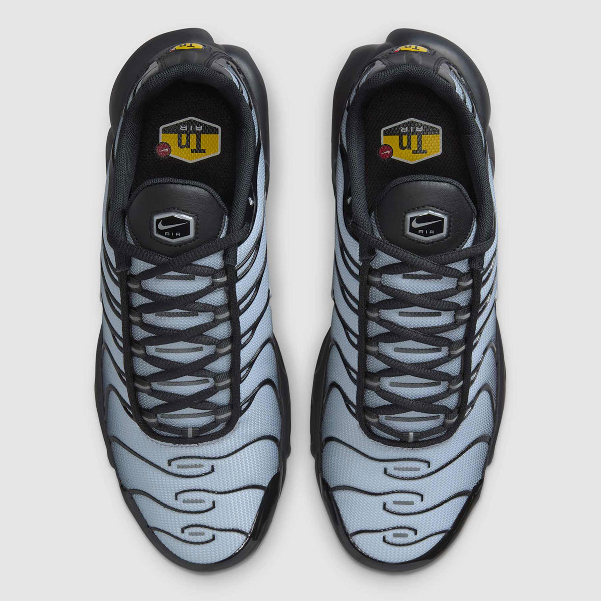 Nike Air Max Plus Black Metallic Silver Wolf Grey Io0657 001 2