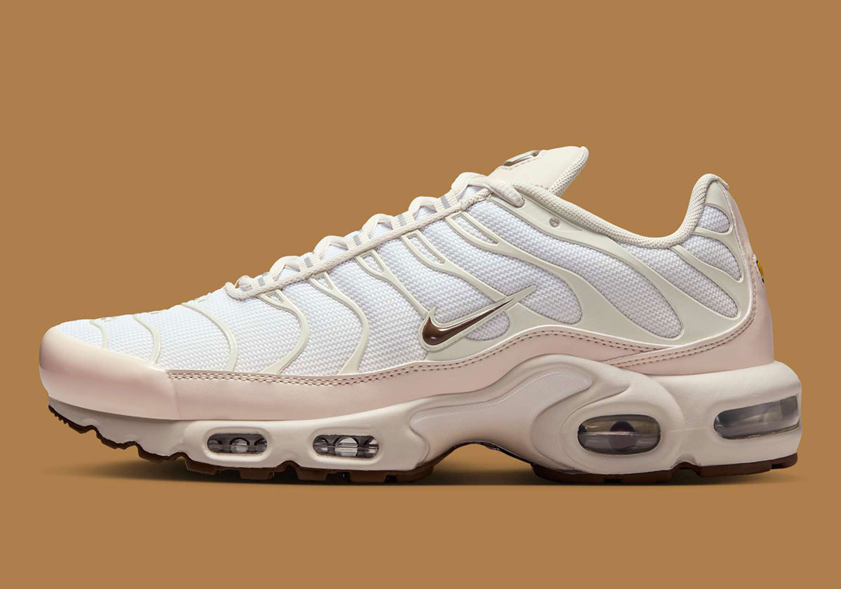 Nike Air Max Plus Light Orewood Brown White Io0657 100 2