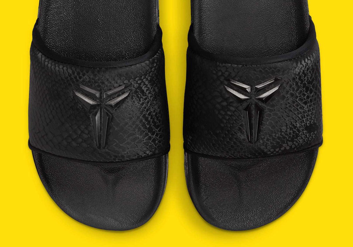 The Kobe Bryant x Nike Offcourt Slide Returns In "Triple Black"