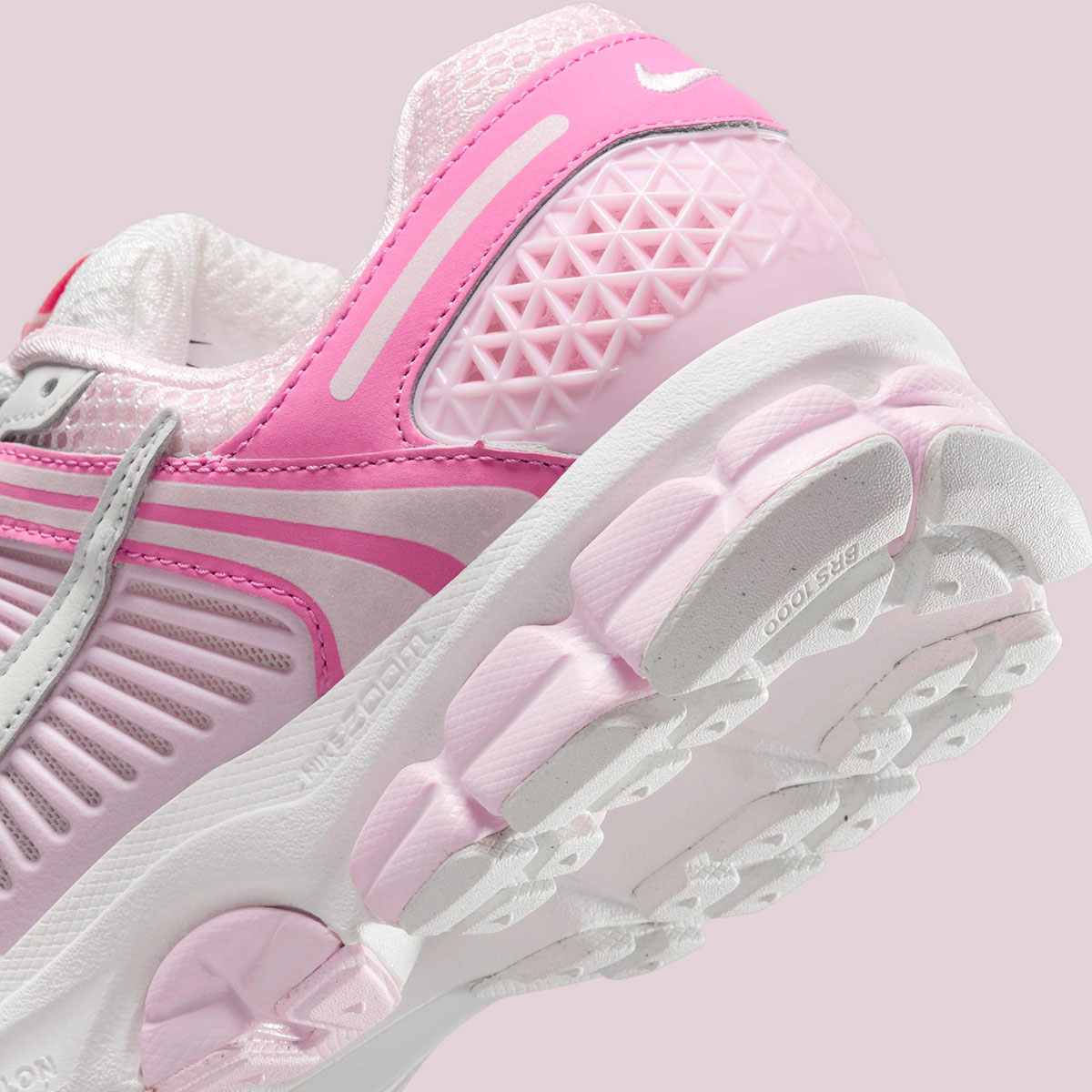 Nike Zoom Vomero 5 Hyper Pink Summit White Pink Foam Playful Pink Im2404 645 7