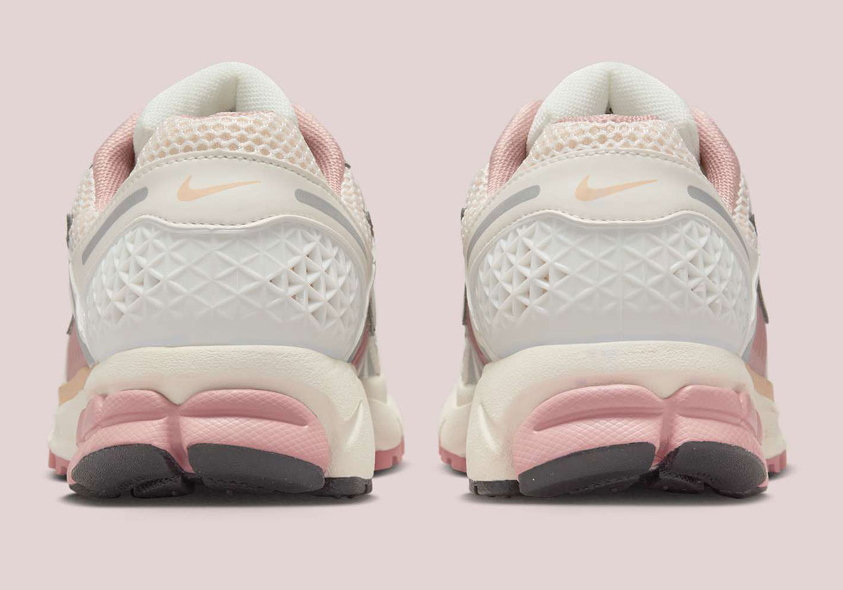 Nike Zoom Vomero 5 Sail Pearl White Particle Pink Hf1877 102 1