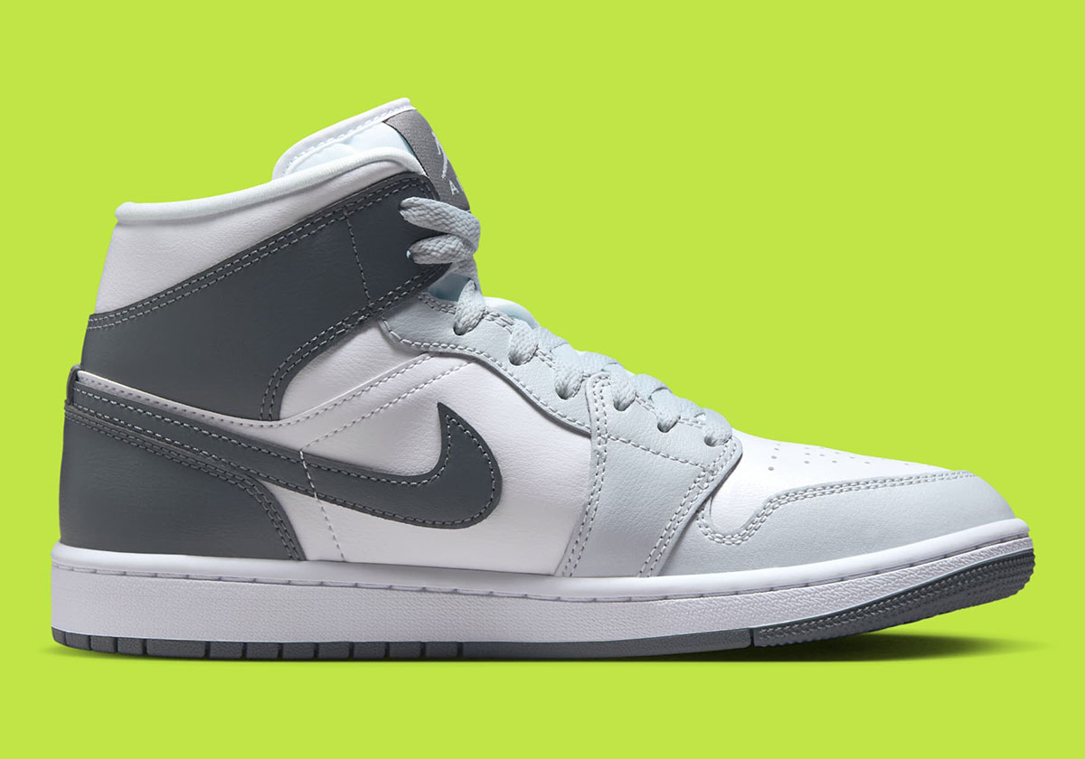 Air Jordan 1 Mid White Pure Platinum Smoke Grey Bq6472 113 1