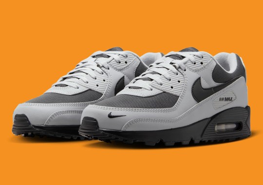 The Nike Air Max 90 Swaps Into A “Light Smoke Grey” Groutfit