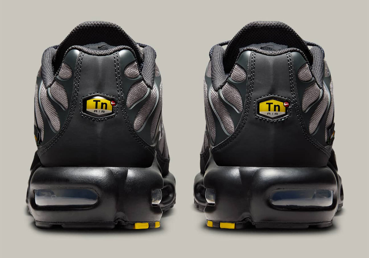 Nike Air Max Plus Cordura Dark Smoke Grey College Grey Summit White Im5983 070 2