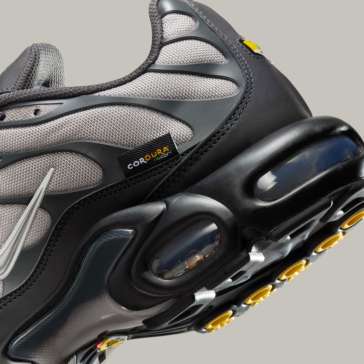 Nike Air Max Plus Cordura Dark Smoke Grey College Grey Summit White Im5983 070 3