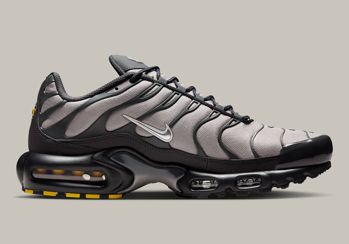 Nike Air Max Plus Cordura Dark Smoke Grey College Grey Summit White Im5983 070 4