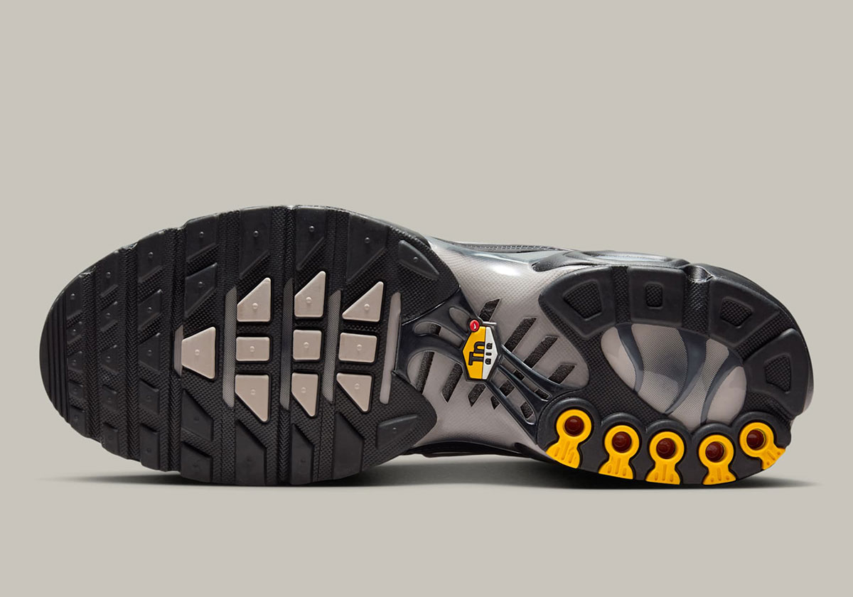 Nike Air Max Plus Cordura Dark Smoke Grey College Grey Summit White Im5983 070 7