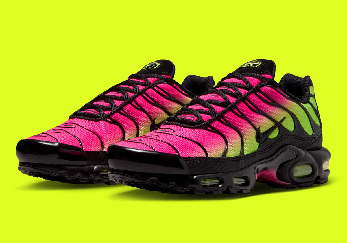 Nike Air Max Plus Hyper Pink Volt Black Dm0032 027 1