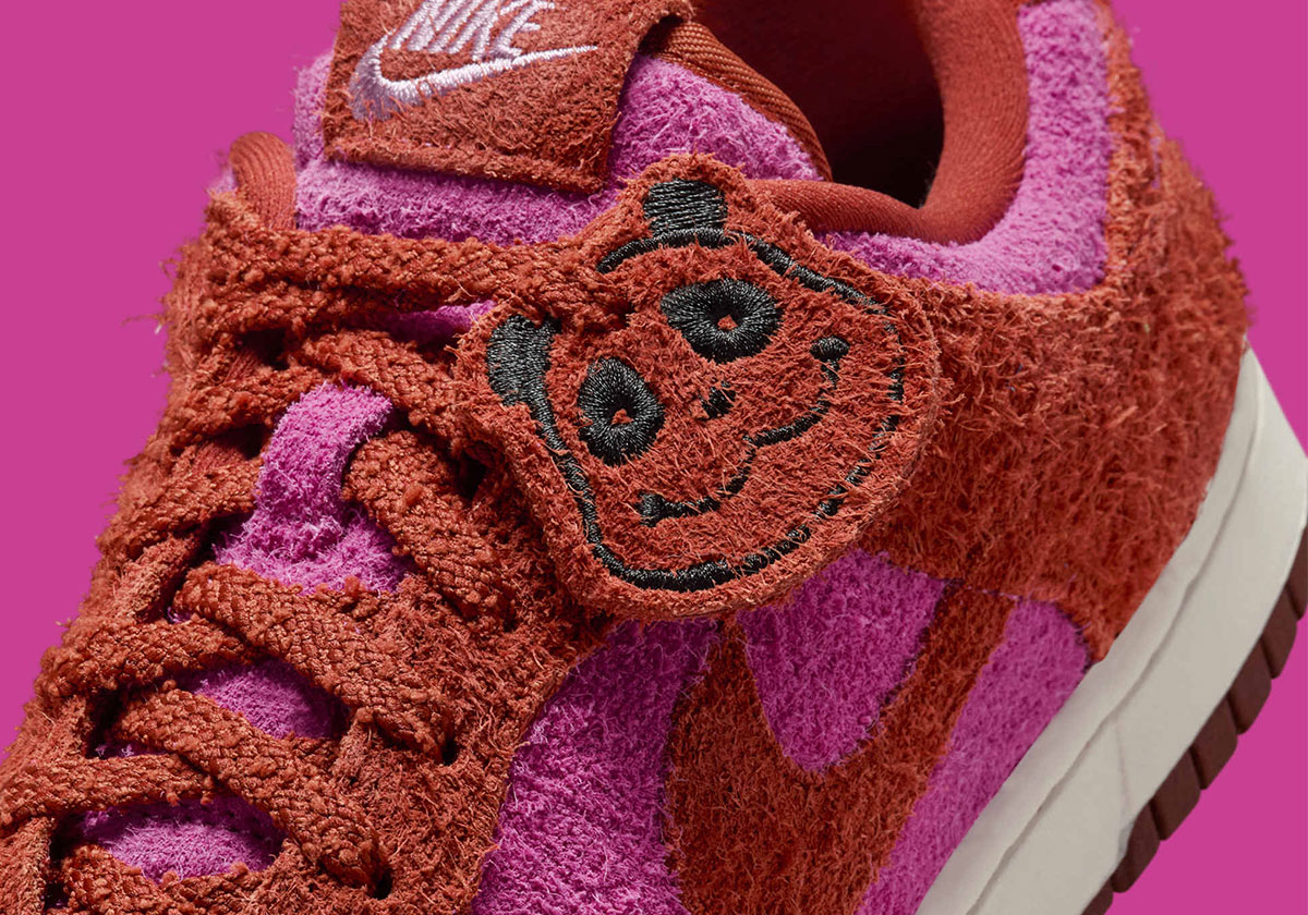 With The Nike Dunk Heading Towards A Major Milestone, Another "Panda" Style Appears
