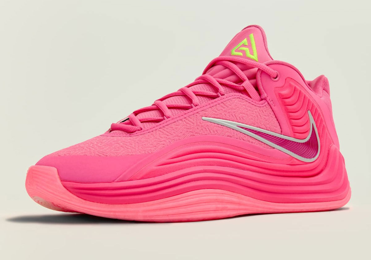 First Look At The Nike Giannis Freak 7 "Live Wire"