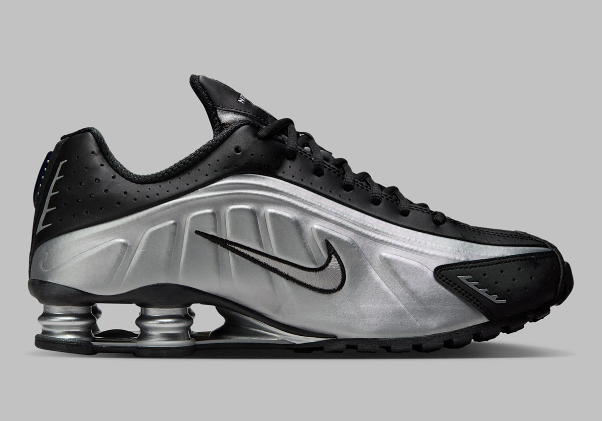Nike Shox R4 Black Metallic Silver Hq1988 007 2
