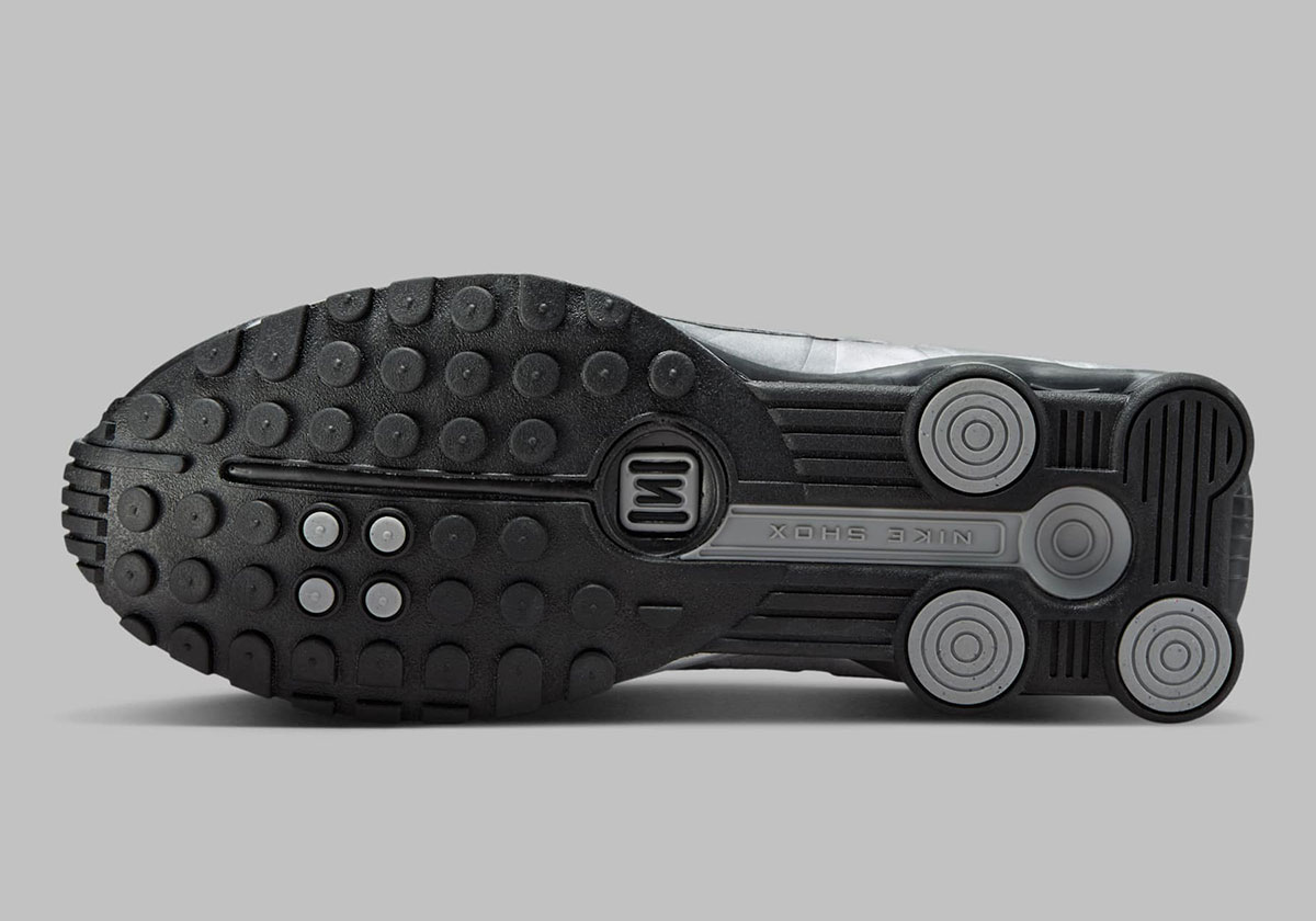 Nike Shox R4 Black Metallic Silver Hq1988 007 7