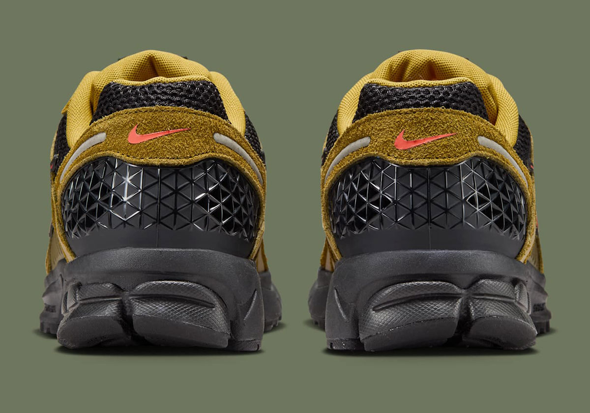 Nike Zoom Vomero 5 Olive Flak Picante Red Ih1344 300 1