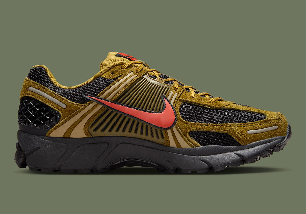 Nike Zoom Vomero 5 Olive Flak Picante Red Ih1344 300 3